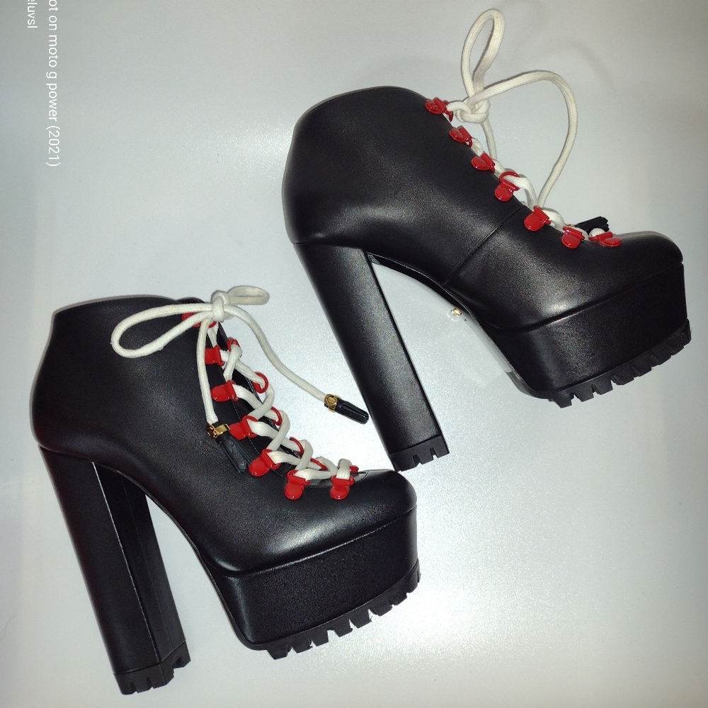 ON HOLD ๐ Gucci "Kayla" Calfskin Lifford Lace Up Boots - Picture 2 of 16